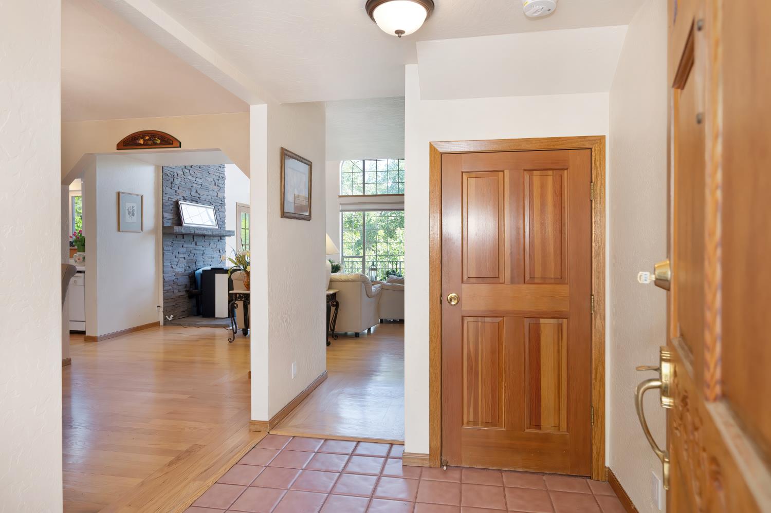 Detail Gallery Image 10 of 67 For 2818 Silvercrest St, Placerville,  CA 95667 - 3 Beds | 2/1 Baths