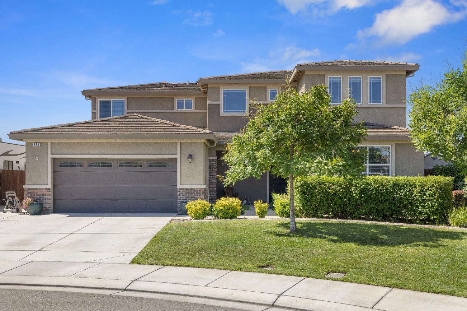 Detail Gallery Image 1 of 41 For 680 Sawtooth Ct, Manteca,  CA 95337 - 4 Beds | 3/1 Baths