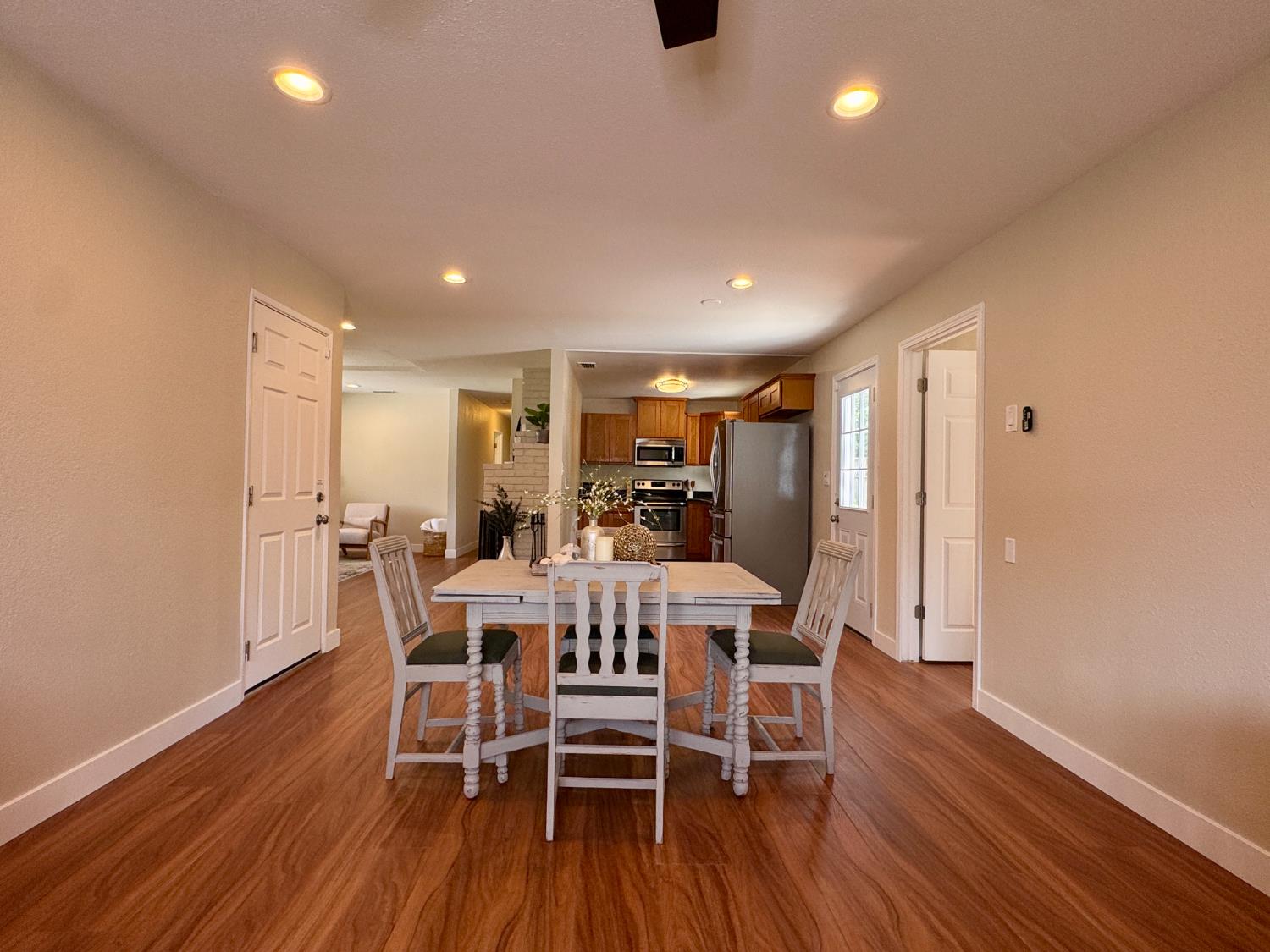 Mohawk Way, Fair Oaks, California image 17