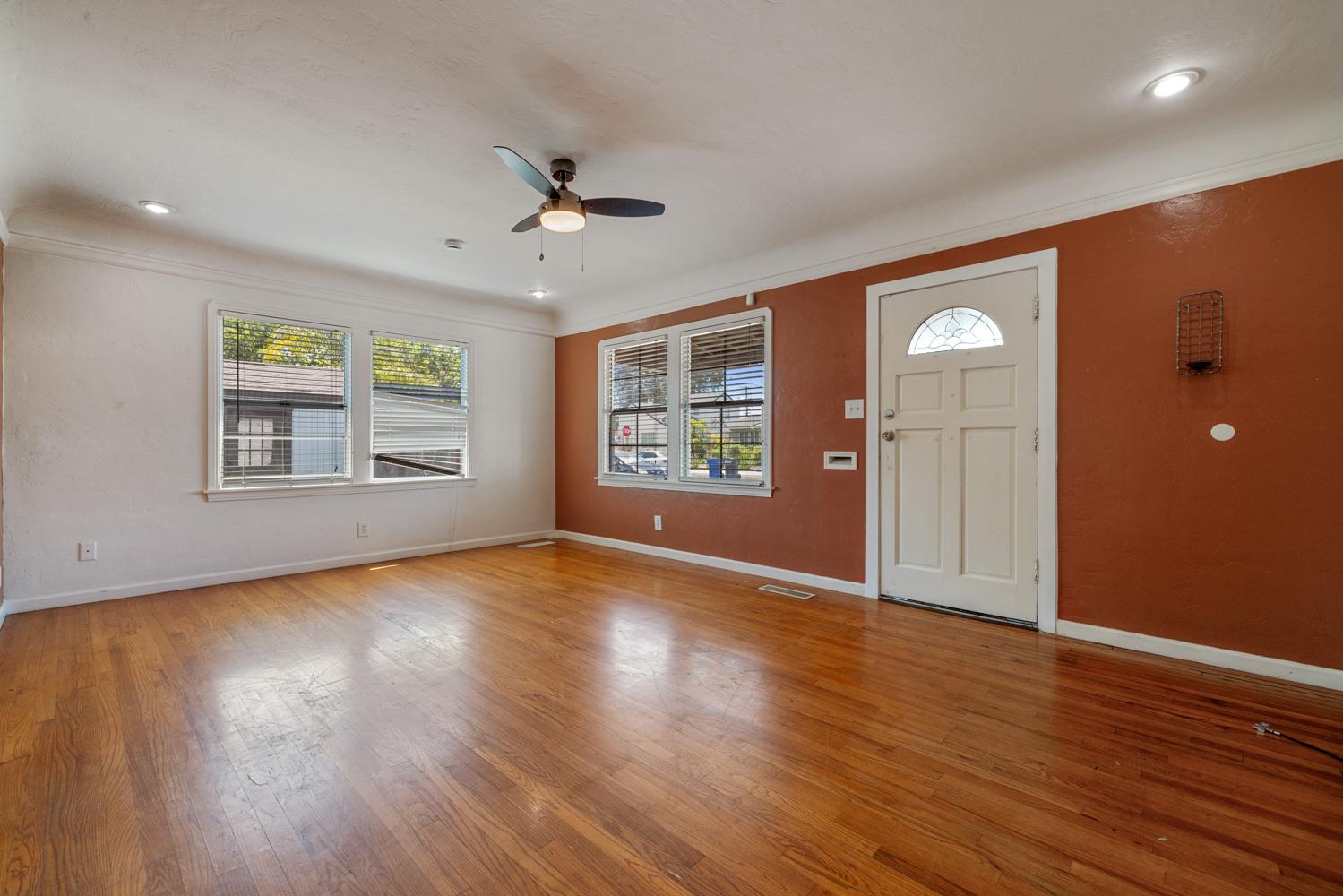 Detail Gallery Image 7 of 42 For 501 N Thor St, Turlock,  CA 95380 - 5 Beds | 2 Baths