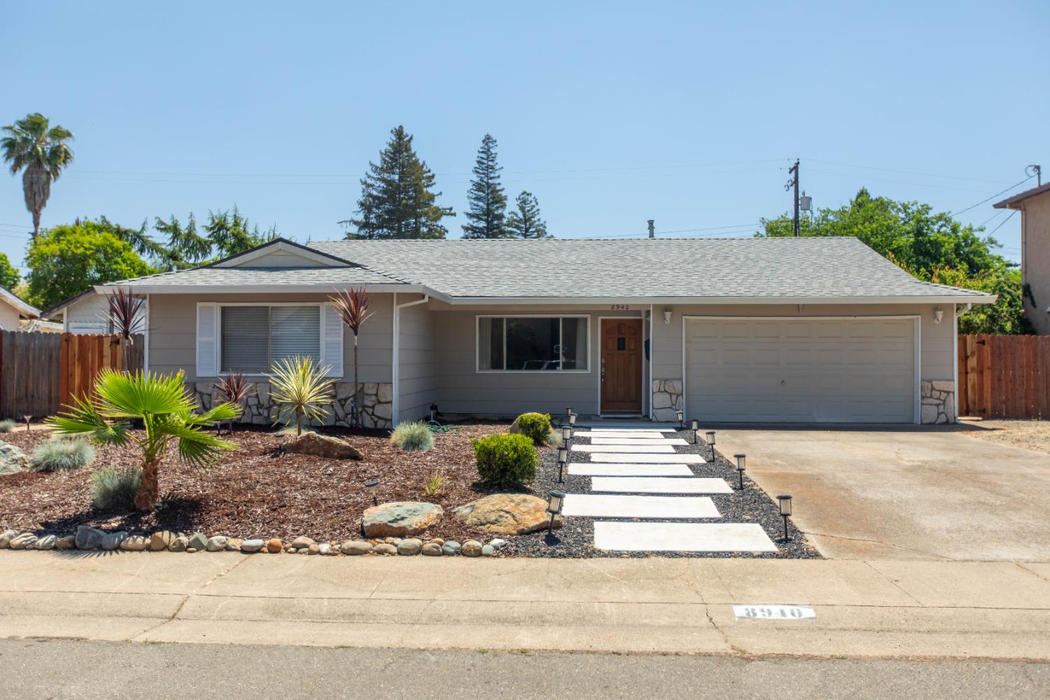 Detail Gallery Image 1 of 44 For 8940 Leatham Ave, Fair Oaks,  CA 95628 - 4 Beds | 2 Baths