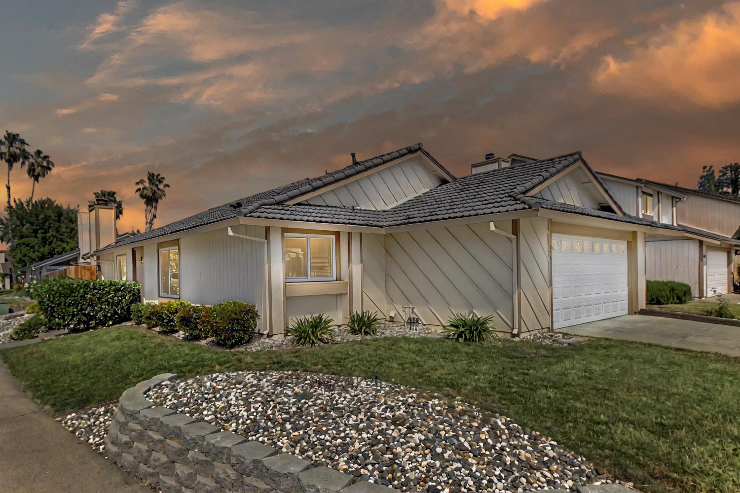 Detail Gallery Image 1 of 48 For 2301 Walnut Grove Way, Rancho Cordova,  CA 95670 - 3 Beds | 2 Baths