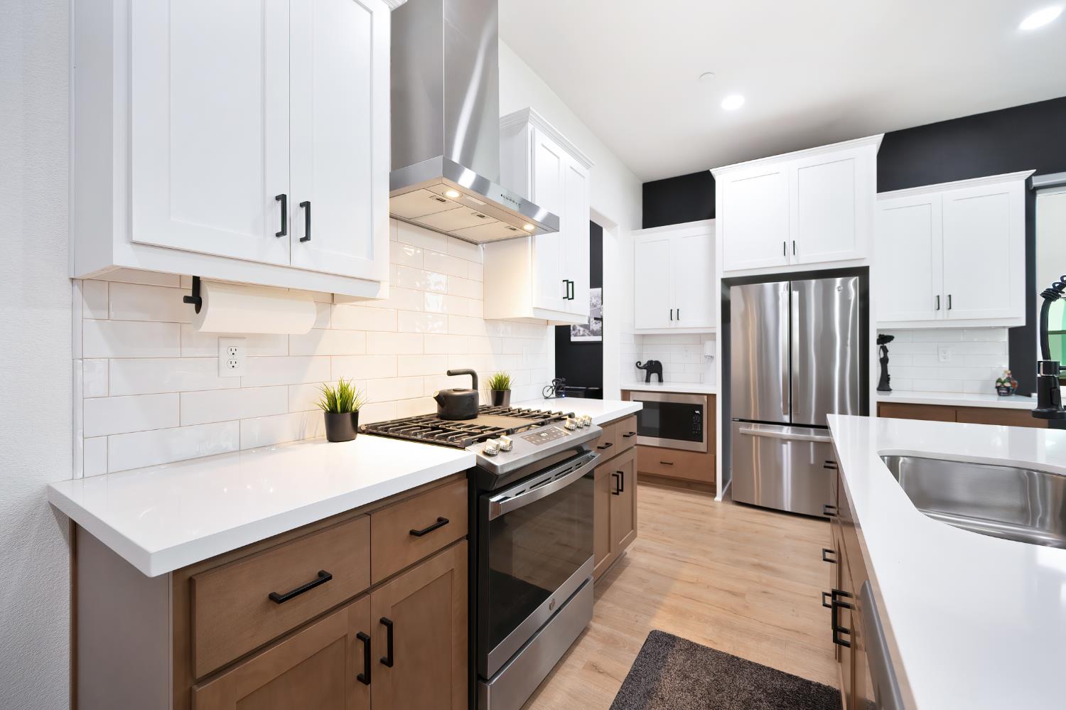Detail Gallery Image 16 of 53 For 2372 Bastogne, Sacramento,  CA 95818 - 3 Beds | 2/1 Baths