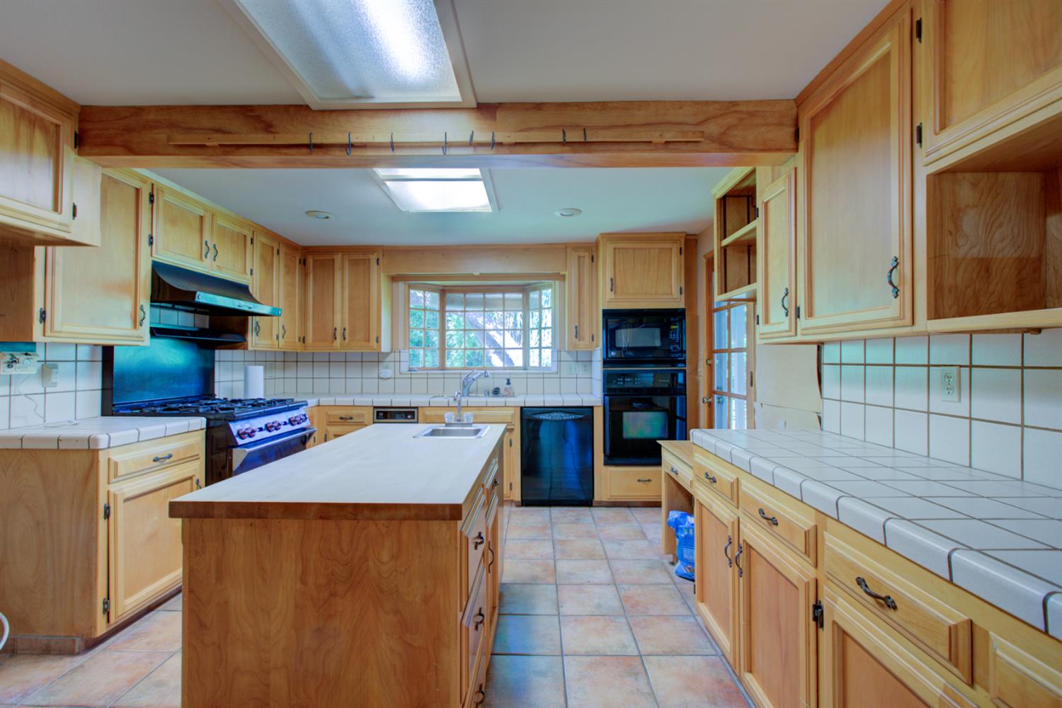 Bedford Drive, Merced, California image 17