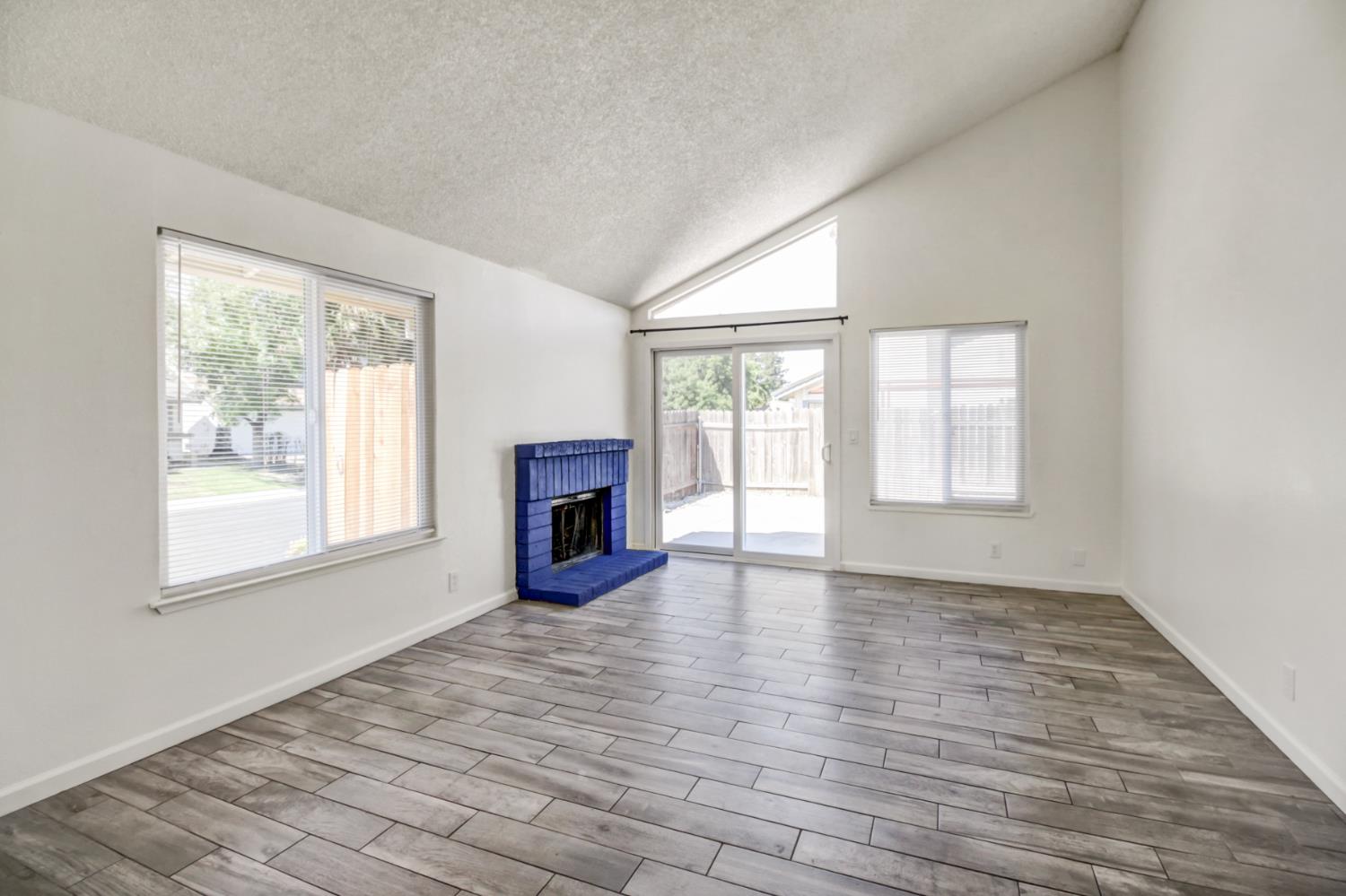 Detail Gallery Image 7 of 48 For 2301 Walnut Grove Way, Rancho Cordova,  CA 95670 - 3 Beds | 2 Baths