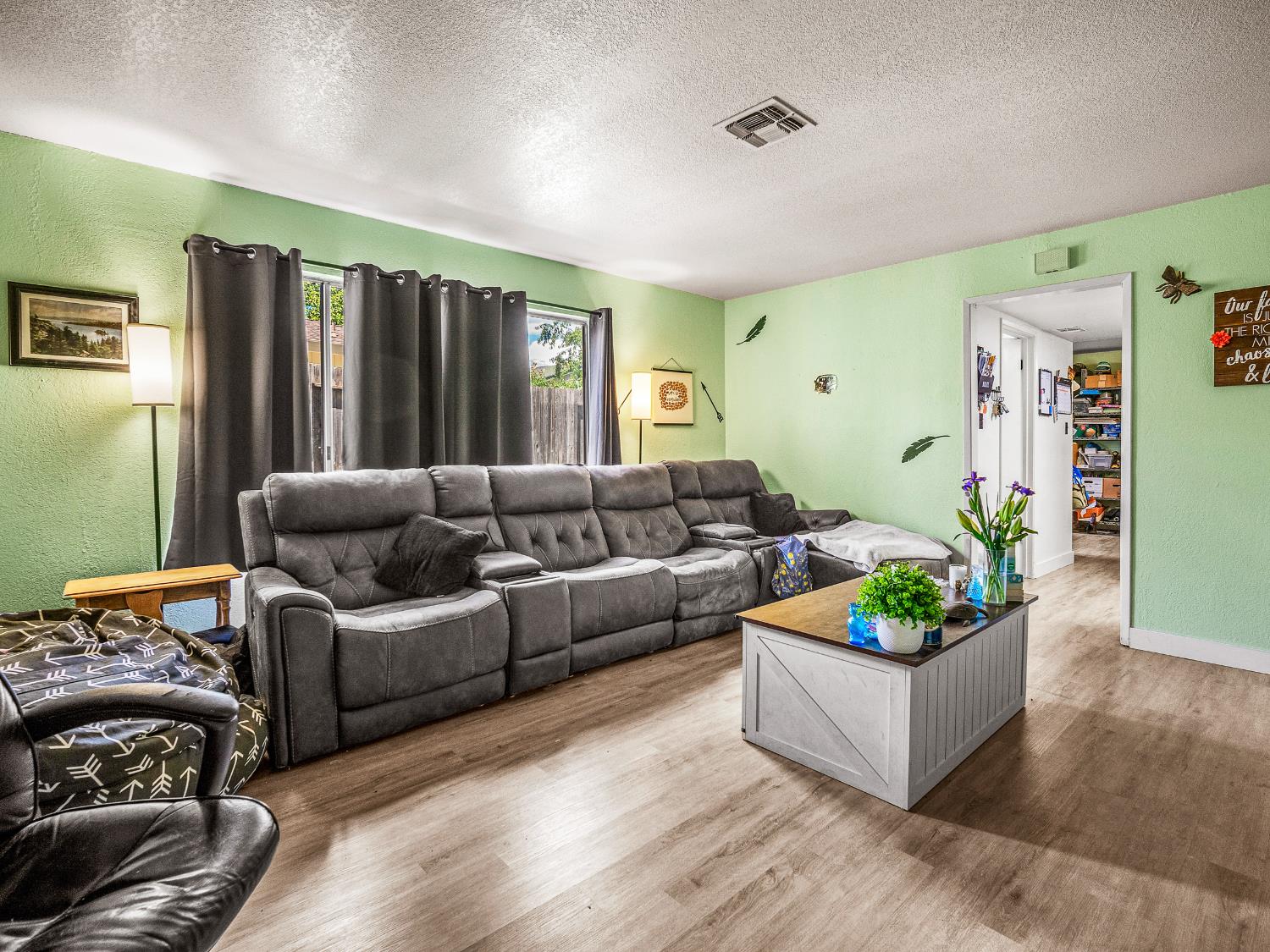 Detail Gallery Image 2 of 18 For 5785 Haskell Ave, Carmichael,  CA 95608 - – Beds | – Baths
