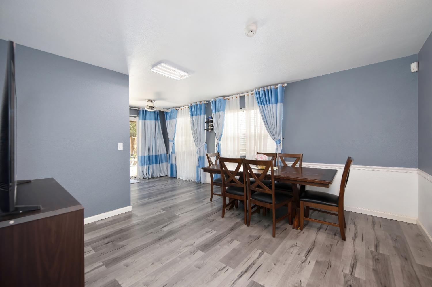 Detail Gallery Image 20 of 42 For 8924 La Margarita Way, Sacramento,  CA 95828 - 4 Beds | 2/1 Baths