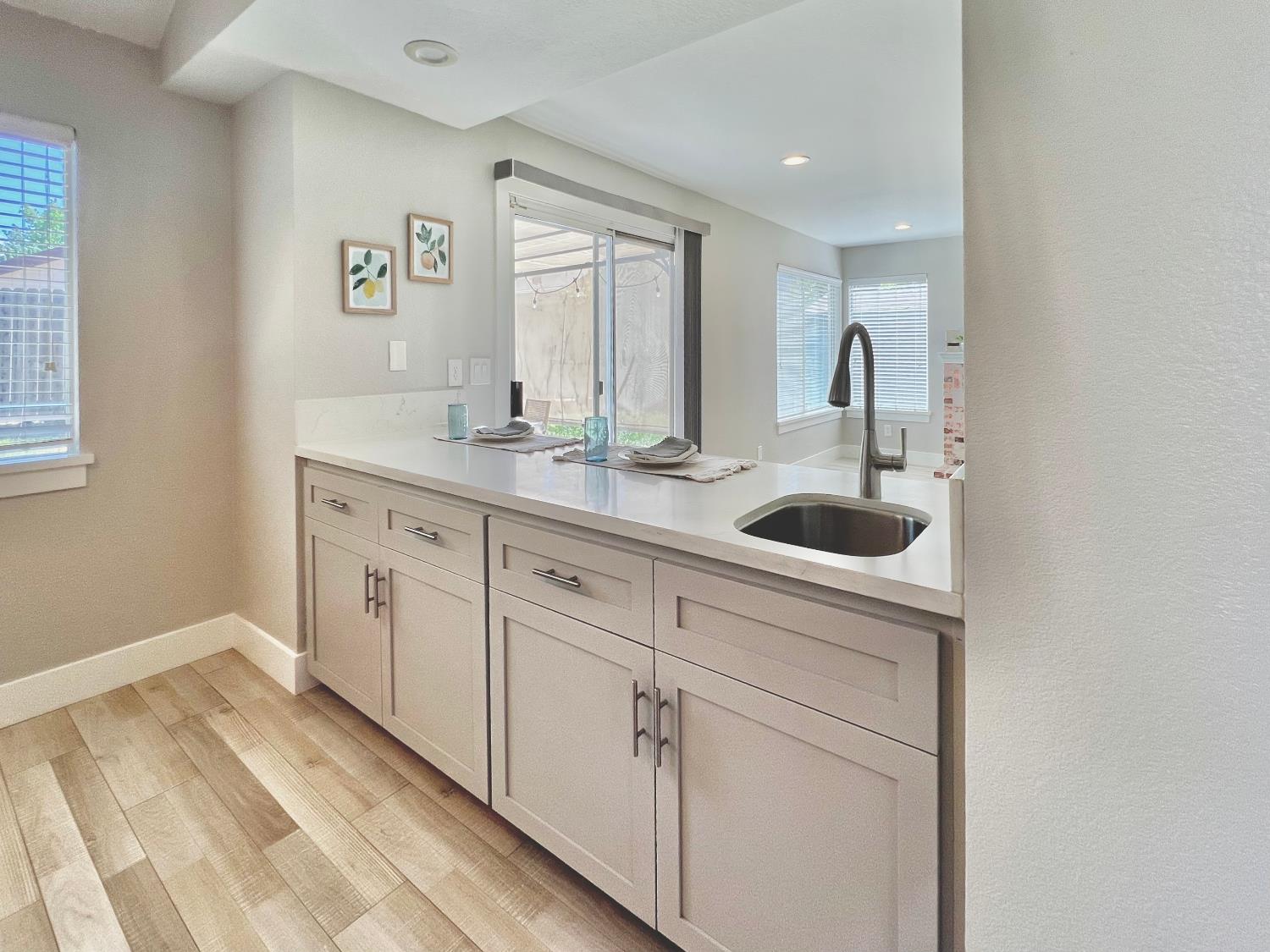 Detail Gallery Image 18 of 48 For 3842 Hunters Glen Pl, Antelope,  CA 95843 - 4 Beds | 3 Baths