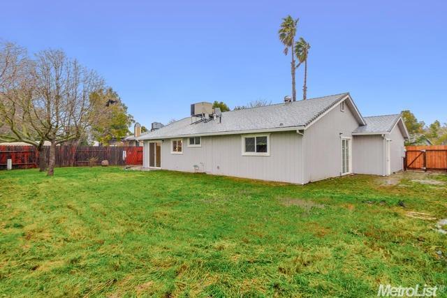 Detail Gallery Image 13 of 13 For 7522 Bowen Cir, Sacramento,  CA 95822 - 3 Beds | 2 Baths