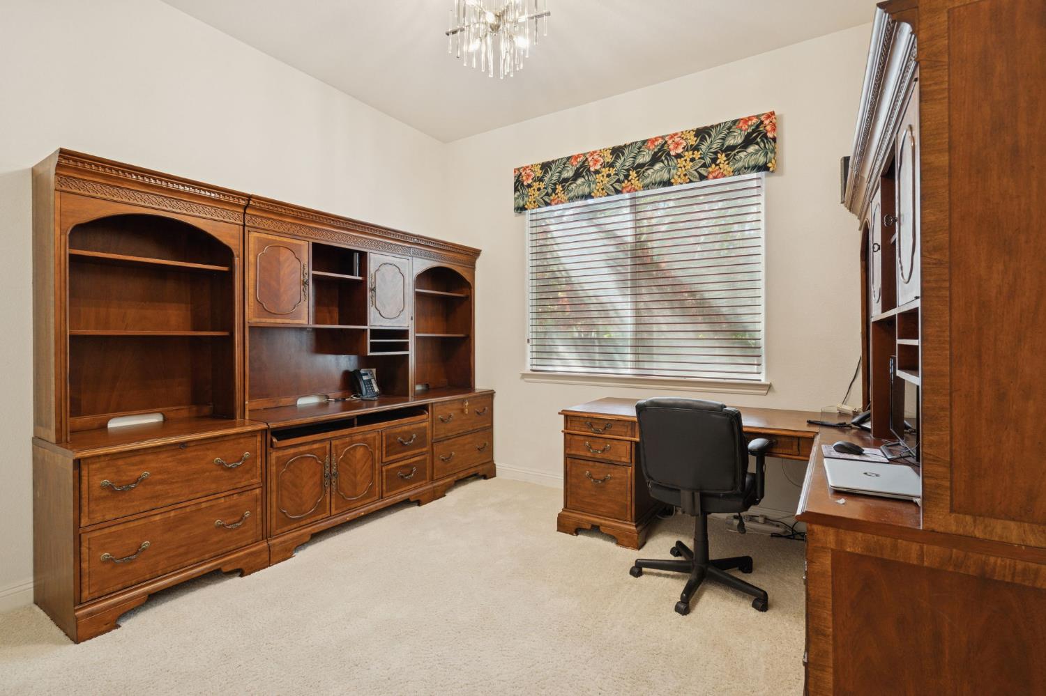 Detail Gallery Image 25 of 41 For 2832 Rockaway Ln, Sacramento,  CA 95835 - 2 Beds | 2 Baths