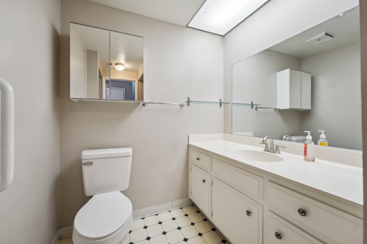 Photo #19: 225060723 Listing: Photo #19