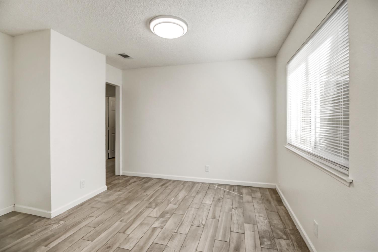 Detail Gallery Image 23 of 48 For 2301 Walnut Grove Way, Rancho Cordova,  CA 95670 - 3 Beds | 2 Baths