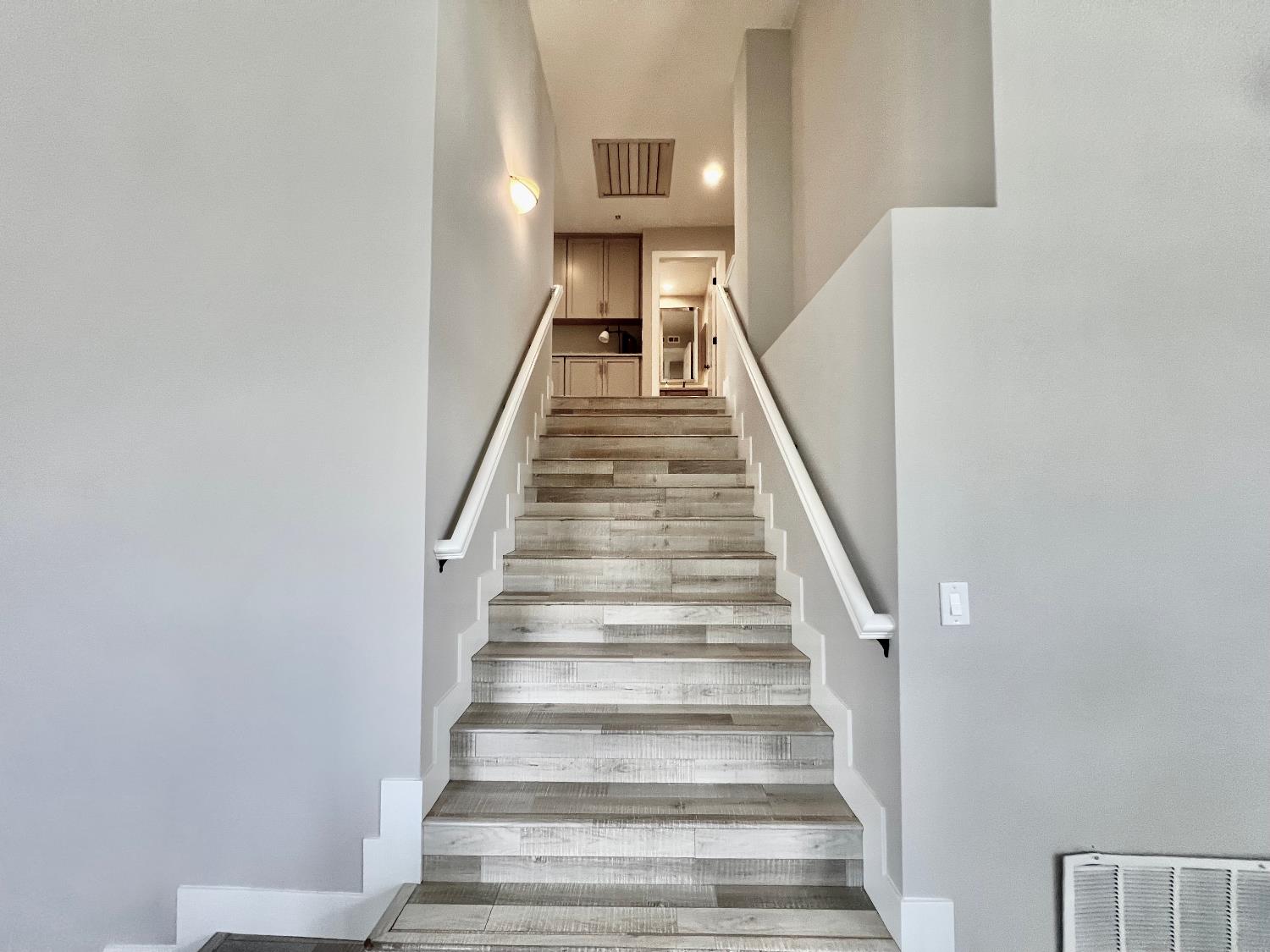 Detail Gallery Image 31 of 48 For 3842 Hunters Glen Pl, Antelope,  CA 95843 - 4 Beds | 3 Baths