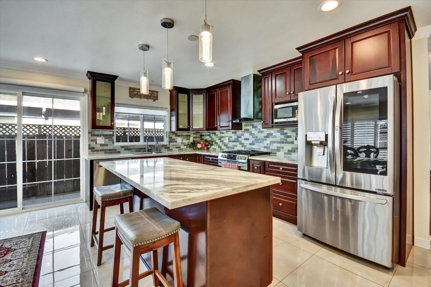 Detail Gallery Image 3 of 27 For 4237 Kingspark Dr, San Jose,  CA 95136 - 5 Beds | 3 Baths