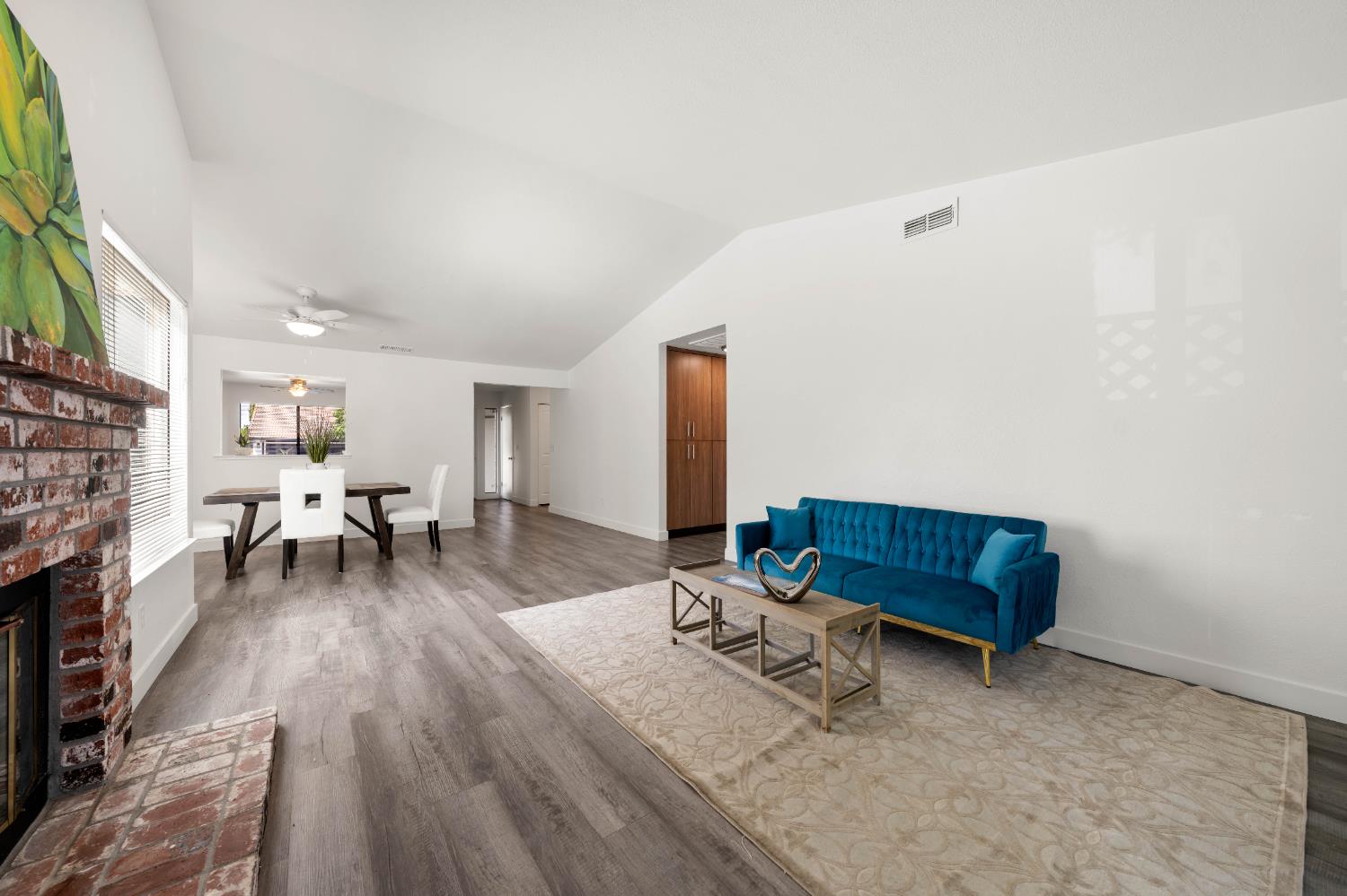 Detail Gallery Image 5 of 31 For 8082 Forest Glen Way, Citrus Heights,  CA 95610 - 3 Beds | 2 Baths