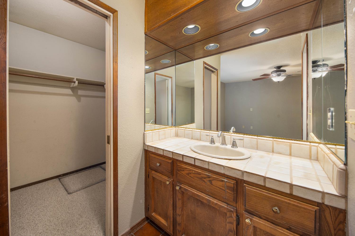 Detail Gallery Image 35 of 56 For 9412 Bonanza Dr, Stockton,  CA 95209 - 3 Beds | 2/1 Baths