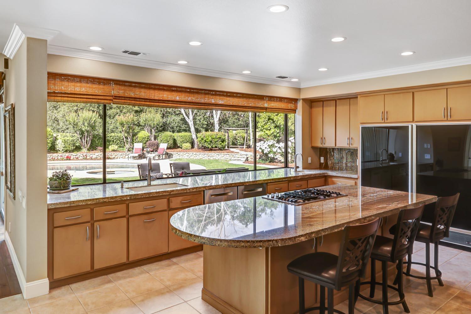 Detail Gallery Image 15 of 62 For 11464 Huntington Village Ln, Gold River,  CA 95670 - 4 Beds | 4/2 Baths