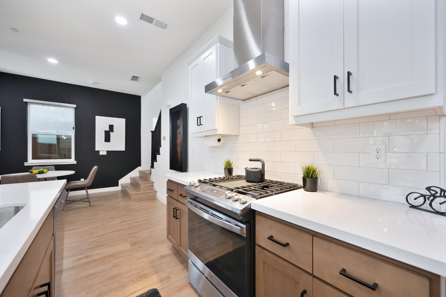Detail Gallery Image 19 of 53 For 2372 Bastogne, Sacramento,  CA 95818 - 3 Beds | 2/1 Baths