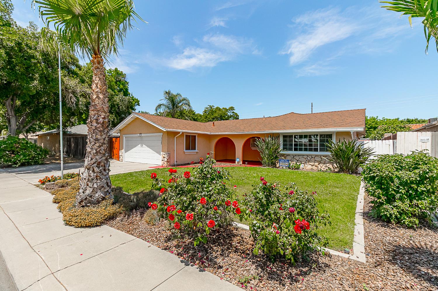 Detail Gallery Image 2 of 25 For 1705 Chapala Way, Modesto,  CA 95355 - 3 Beds | 2 Baths