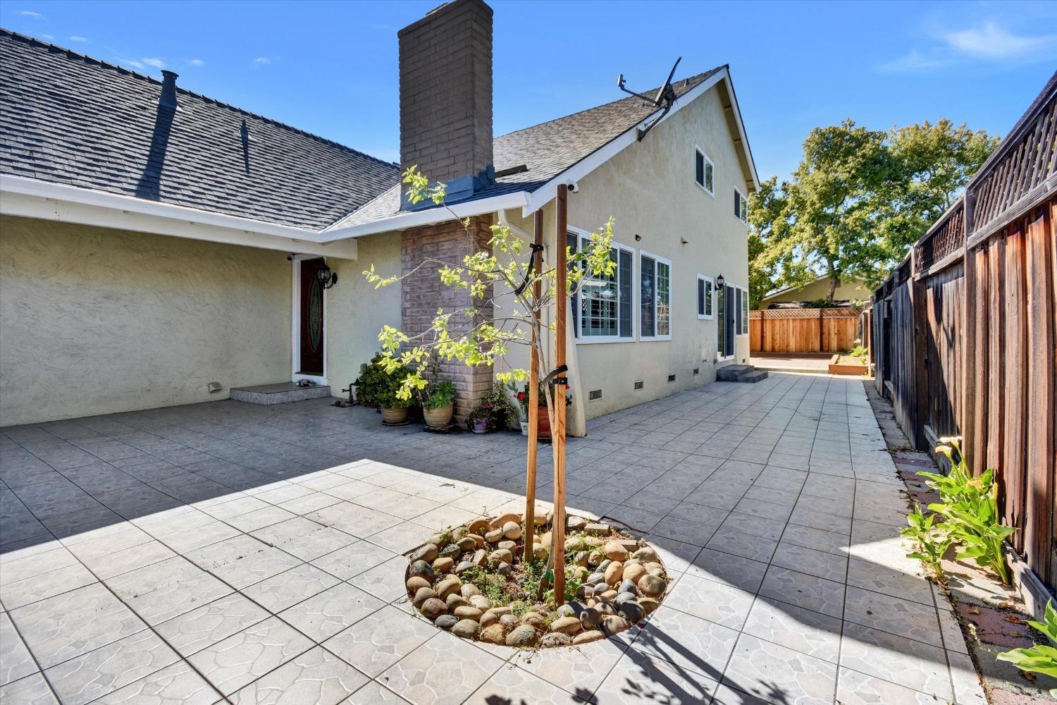 Detail Gallery Image 23 of 27 For 4237 Kingspark Dr, San Jose,  CA 95136 - 5 Beds | 3 Baths