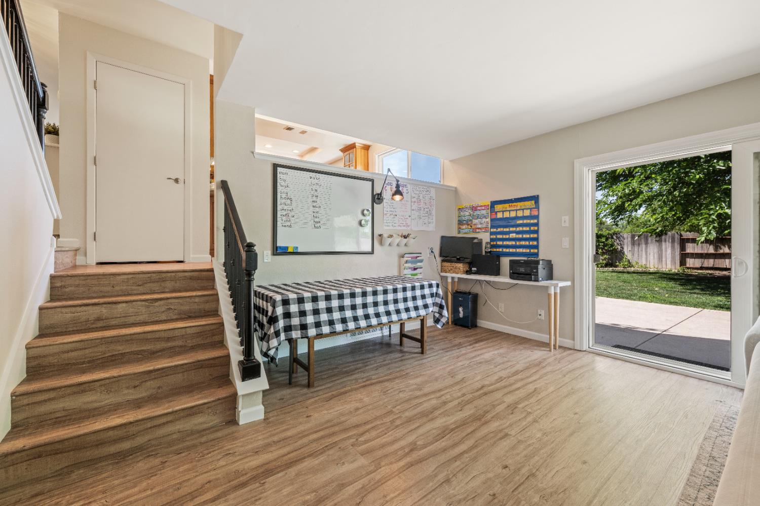 Mesa Oak Way, Citrus Heights, California image 19