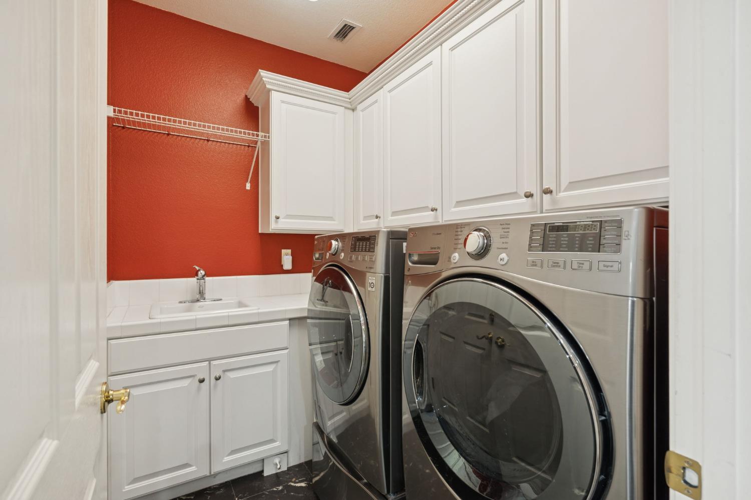 Detail Gallery Image 17 of 41 For 2832 Rockaway Ln, Sacramento,  CA 95835 - 2 Beds | 2 Baths