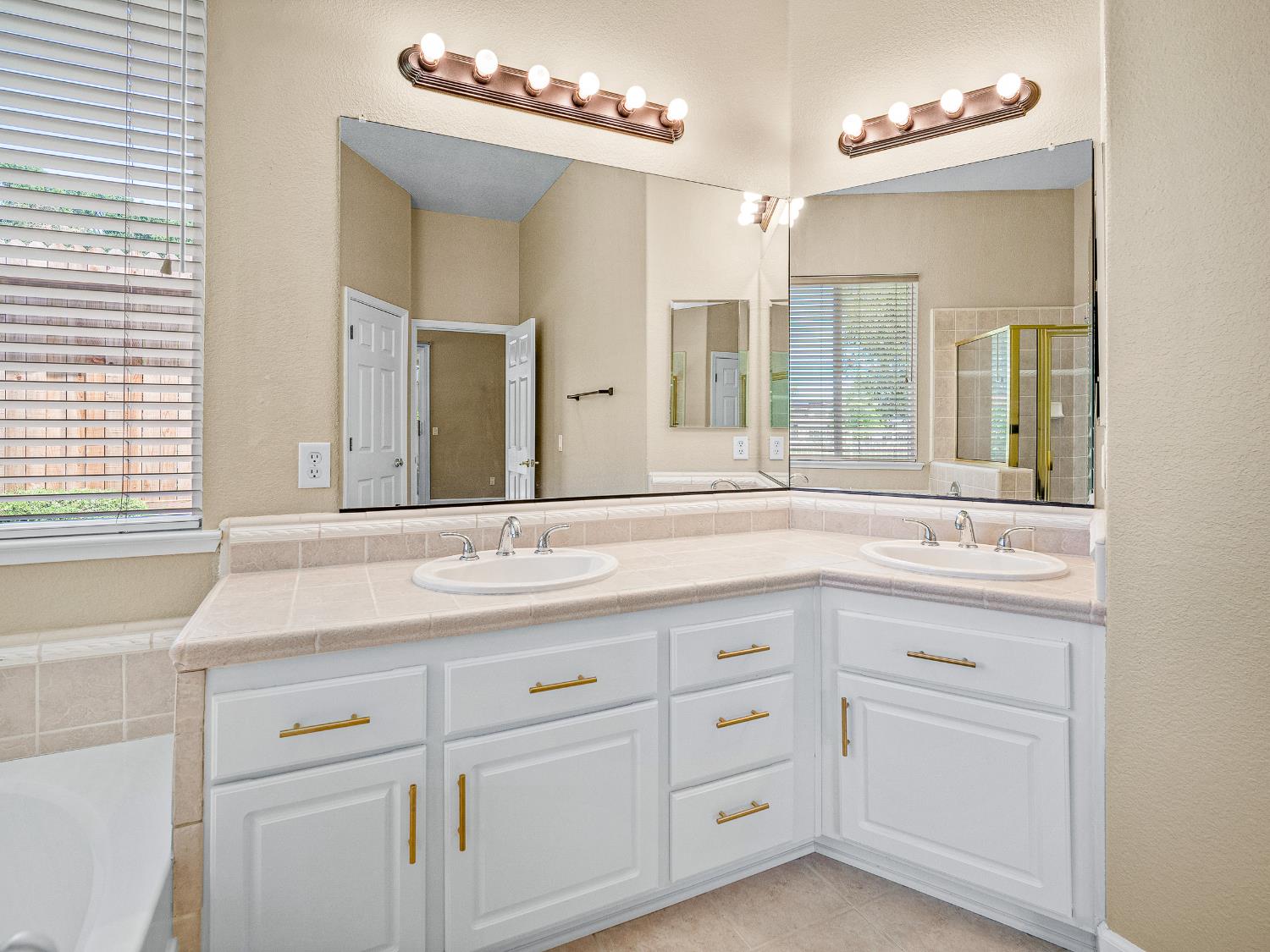 Detail Gallery Image 22 of 61 For 15325 Murieta South Pkwy, Rancho Murieta,  CA 95683 - 3 Beds | 2 Baths