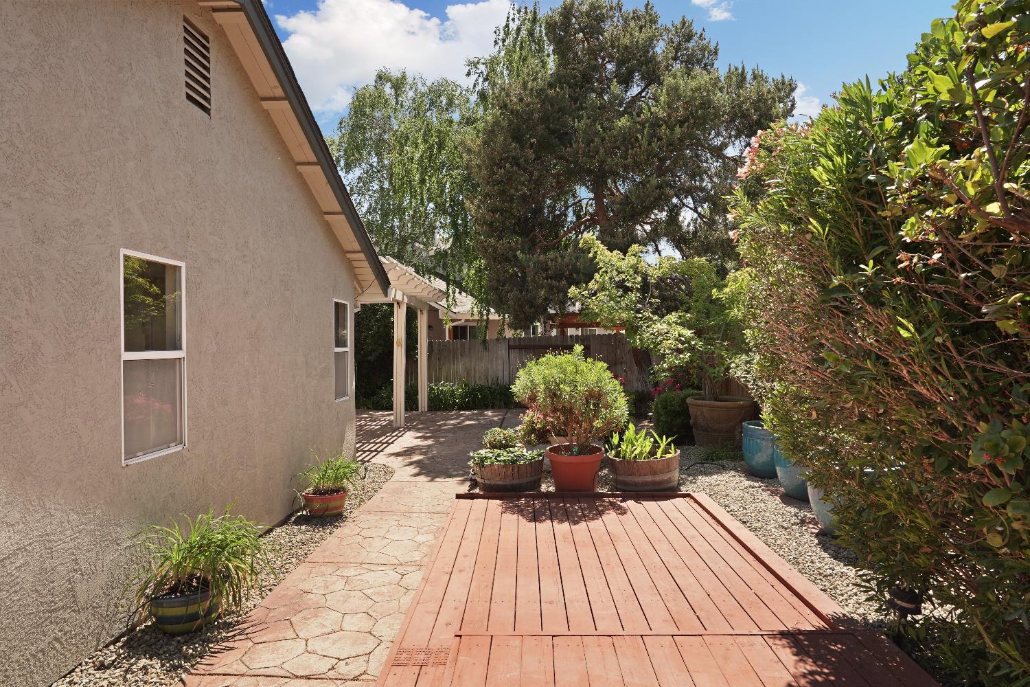 Detail Gallery Image 48 of 61 For 6001 Laguna Villa Way, Elk Grove,  CA 95758 - 3 Beds | 2 Baths
