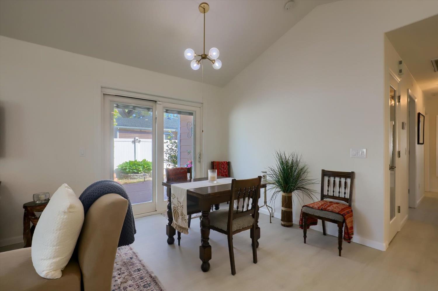 Detail Gallery Image 10 of 95 For 127 Highlands Ct, Grass Valley,  CA 95945 - 2 Beds | 2 Baths