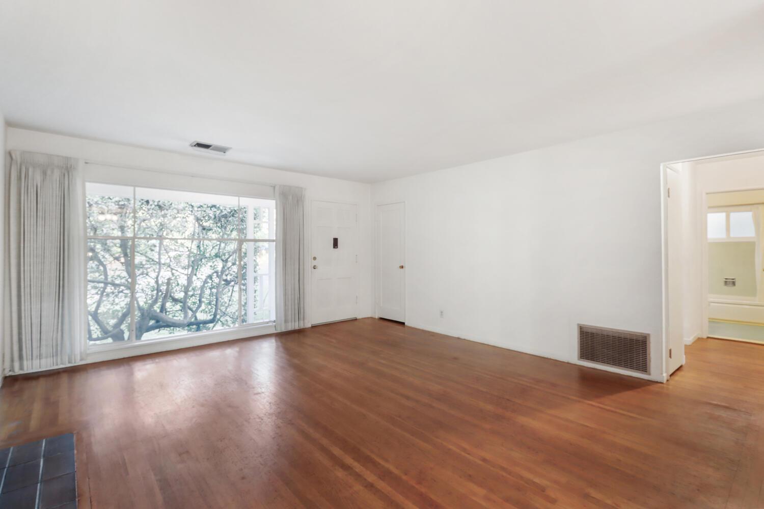 Detail Gallery Image 6 of 36 For 601 J St, Davis,  CA 95616 - 3 Beds | 2 Baths