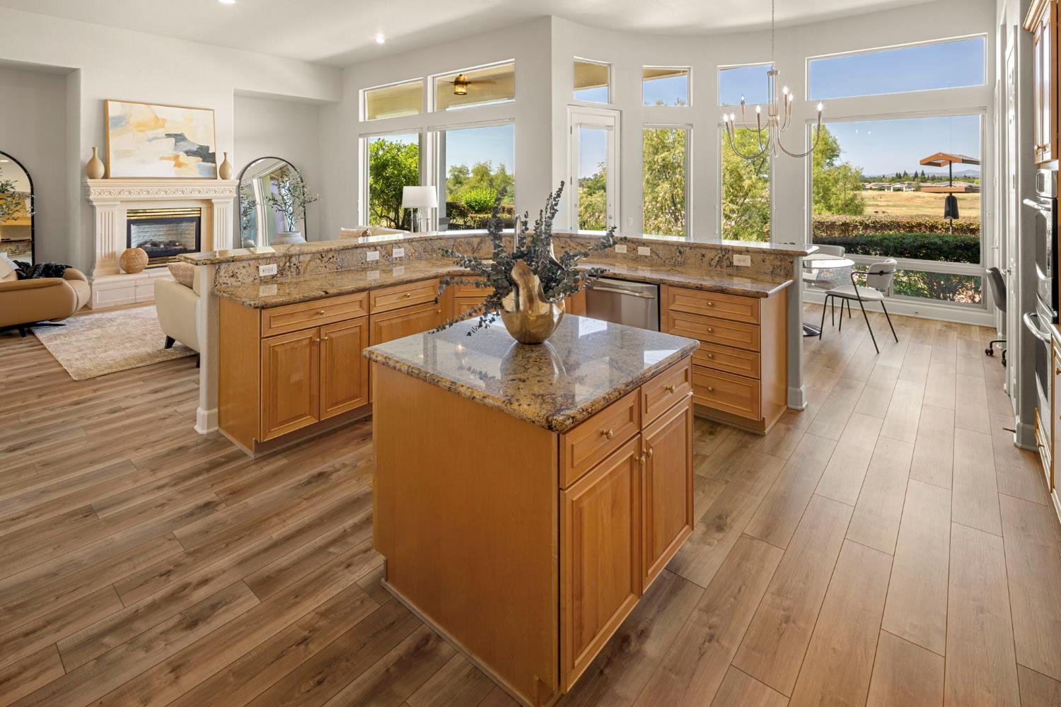 Detail Gallery Image 18 of 63 For 1584 Summerhill Ln, Lincoln,  CA 95648 - 2 Beds | 2/1 Baths