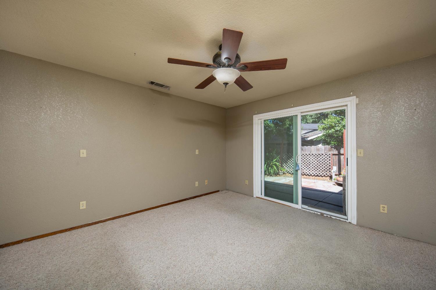 Detail Gallery Image 33 of 56 For 9412 Bonanza Dr, Stockton,  CA 95209 - 3 Beds | 2/1 Baths