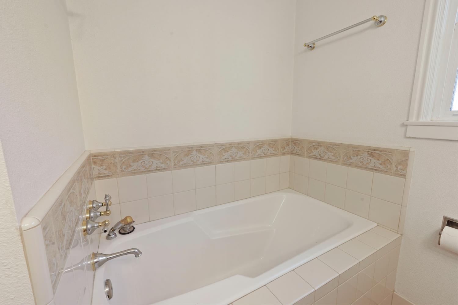 Detail Gallery Image 27 of 47 For 1308 Rivara Rd, Stockton,  CA 95207 - 4 Beds | 2 Baths