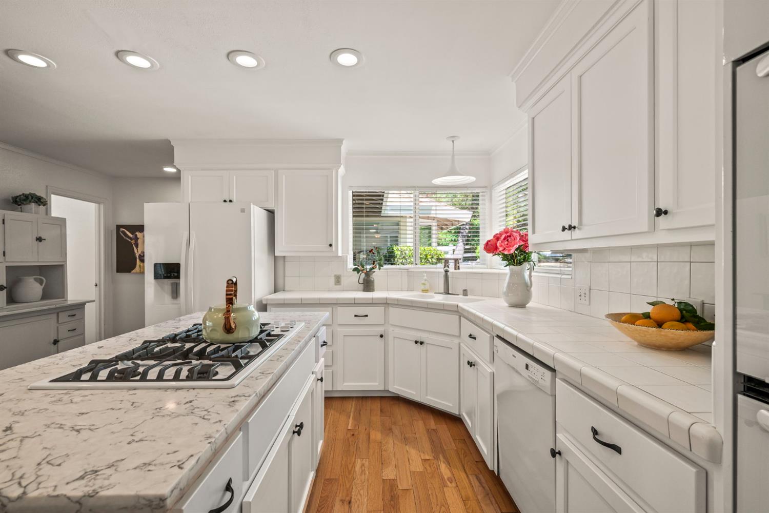 Detail Gallery Image 16 of 55 For 7402 West Ln, Granite Bay,  CA 95746 - 4 Beds | 3 Baths