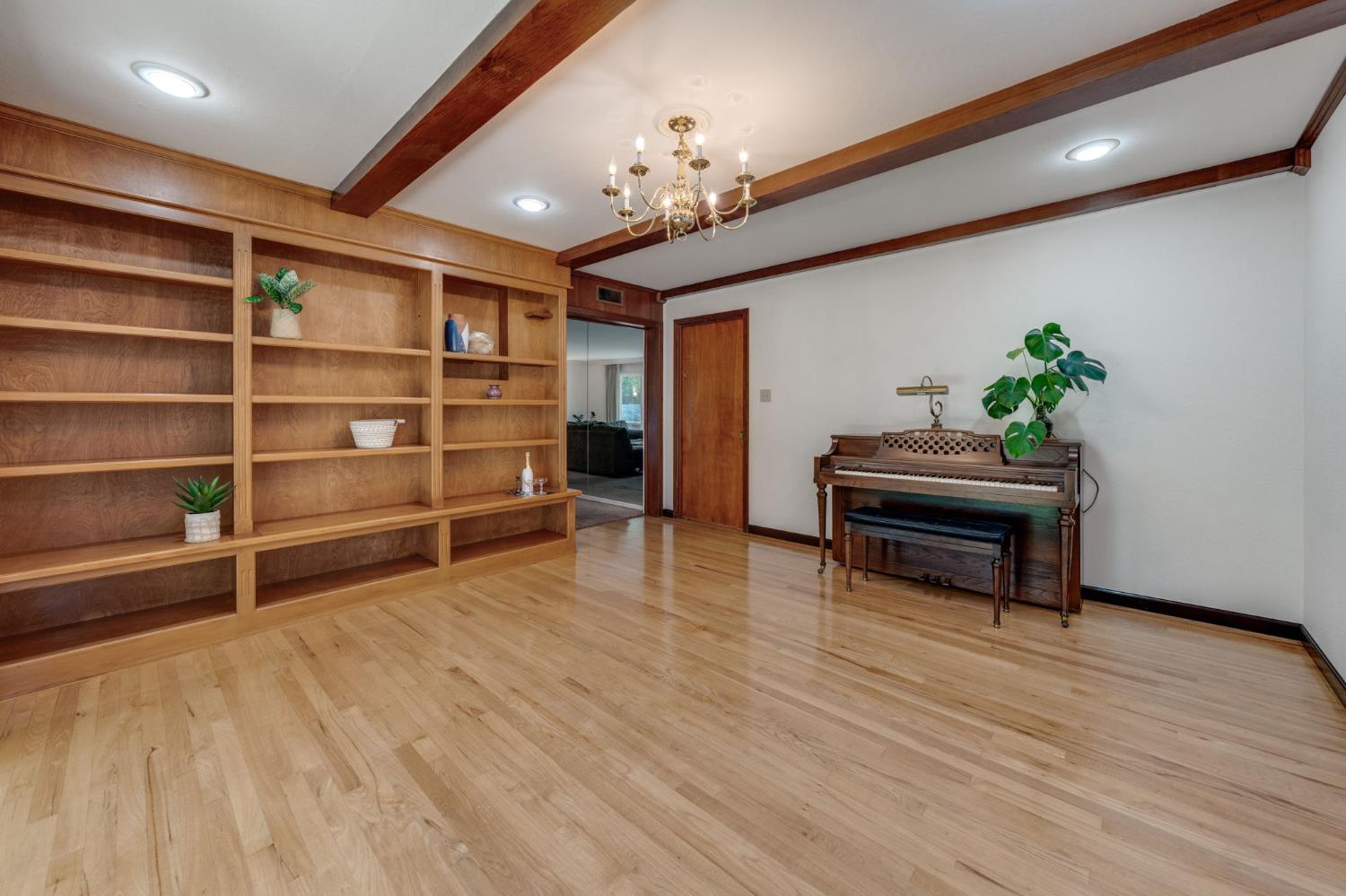 Detail Gallery Image 13 of 43 For 4138 Yacht Harbor Dr, Stockton,  CA 95204 - 3 Beds | 2 Baths