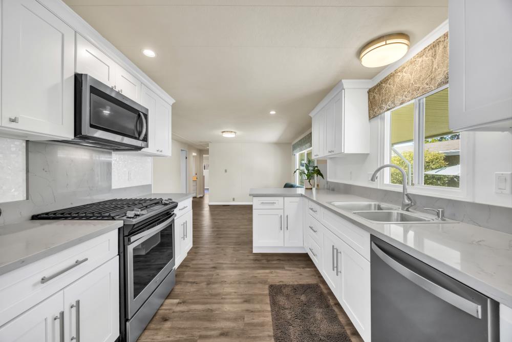 Detail Gallery Image 11 of 75 For 269 Leafwood Way, Folsom,  CA 95630 - 2 Beds | 2 Baths