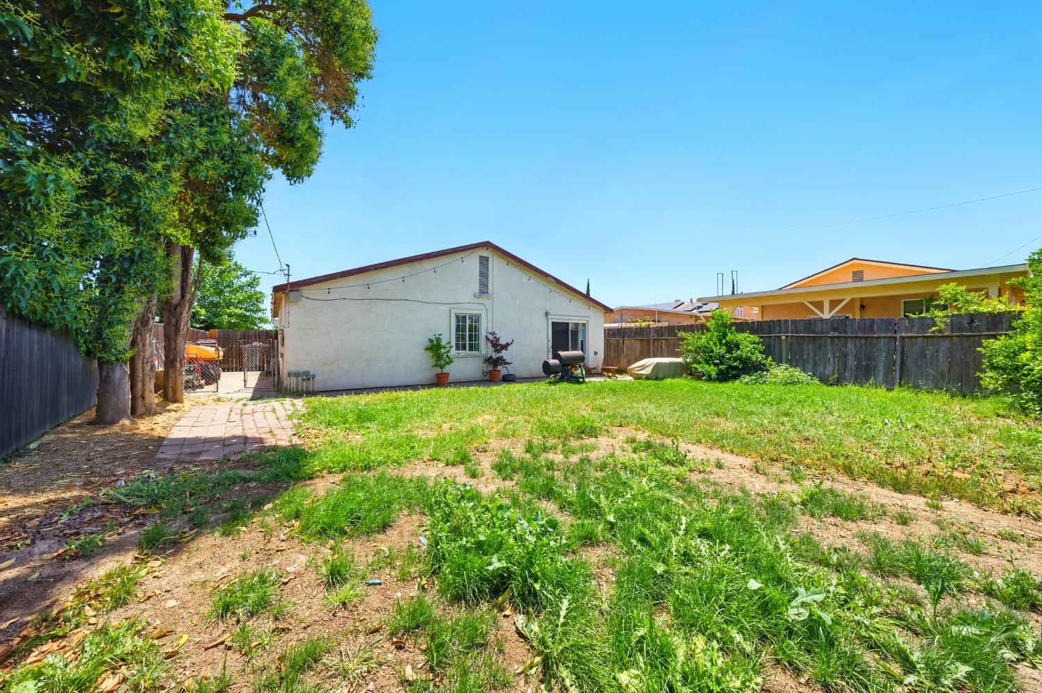 Detail Gallery Image 25 of 26 For 2357 E Euclid Ave, Stockton,  CA 95205 - 2 Beds | 2 Baths