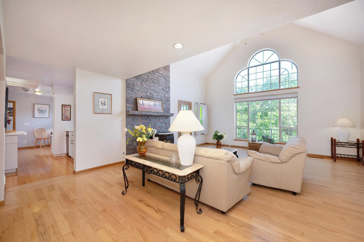 Detail Gallery Image 15 of 67 For 2818 Silvercrest St, Placerville,  CA 95667 - 3 Beds | 2/1 Baths