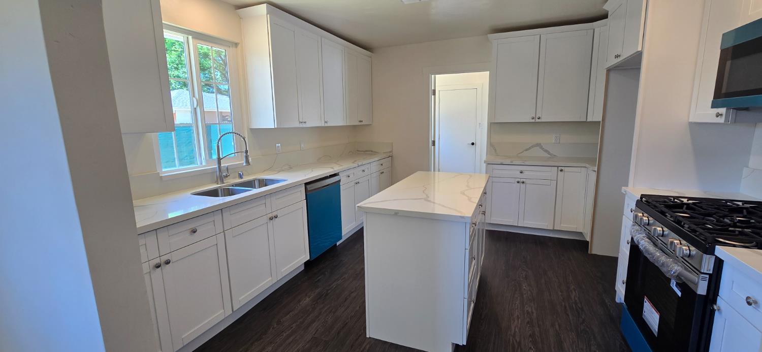 Detail Gallery Image 17 of 59 For 3129 Judah St, Sacramento,  CA 95815 - 2 Beds | 2 Baths