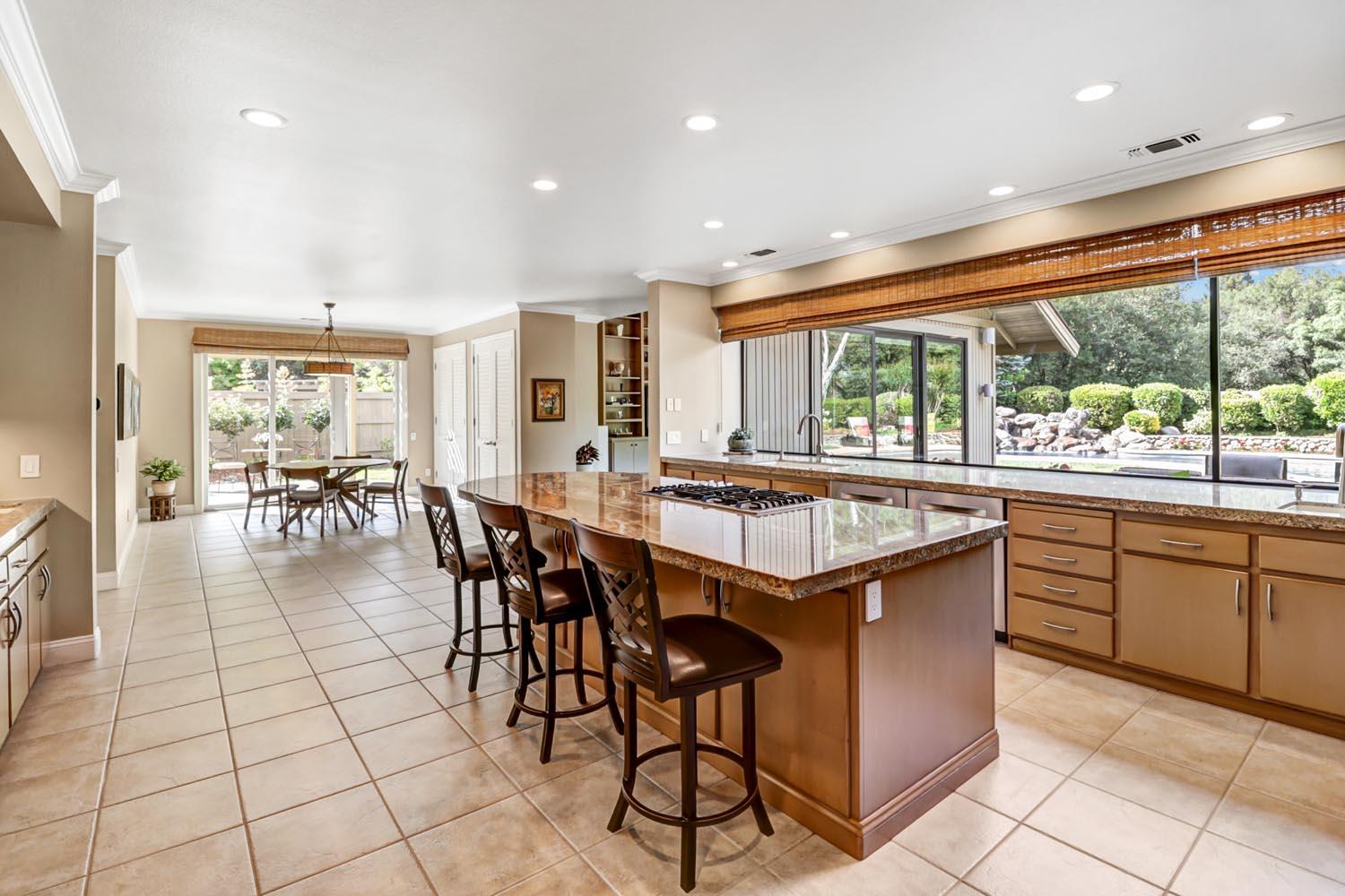 Detail Gallery Image 17 of 62 For 11464 Huntington Village Ln, Gold River,  CA 95670 - 4 Beds | 4/2 Baths