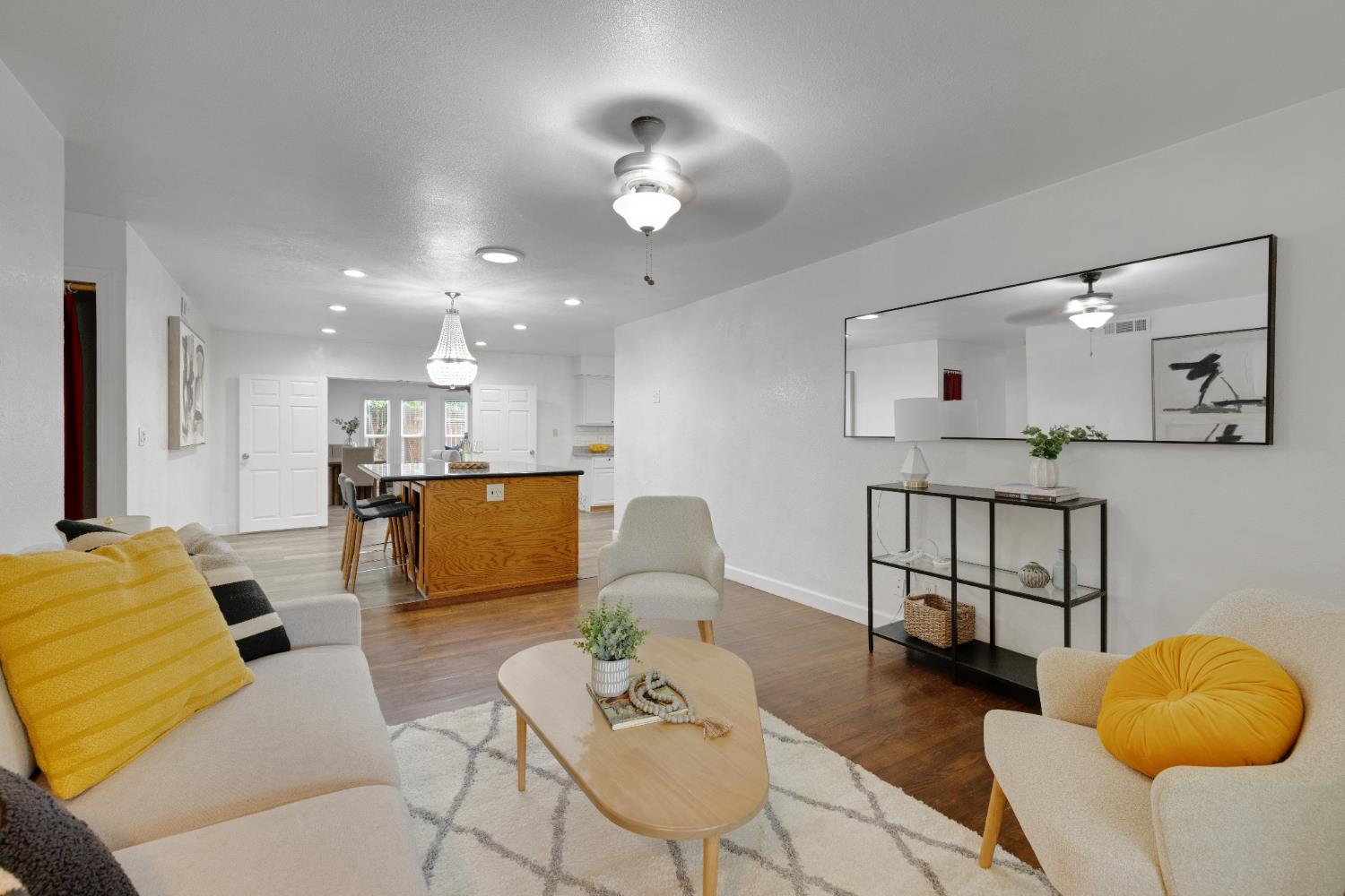 Detail Gallery Image 2 of 33 For 6140 Rumford Ave, Citrus Heights,  CA 95621 - 3 Beds | 2 Baths