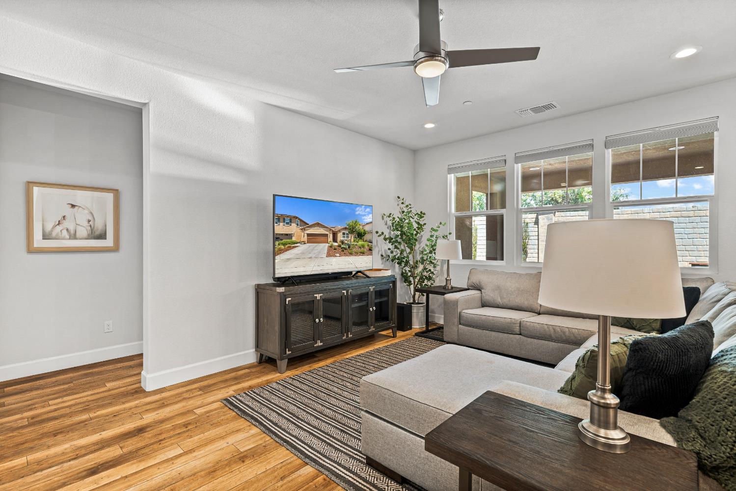 Detail Gallery Image 25 of 50 For 417 Chagall Ln, Stockton,  CA 95209 - 3 Beds | 2/1 Baths