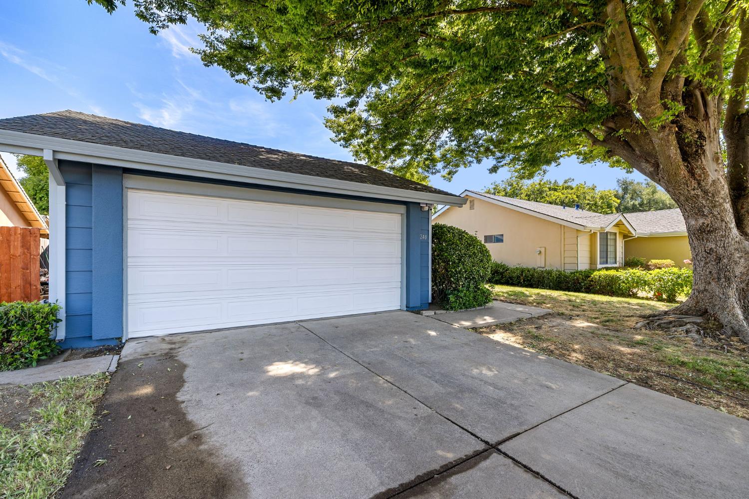 Detail Gallery Image 4 of 43 For 1240 Chuckwagon Dr, Sacramento,  CA 95834 - 3 Beds | 2 Baths