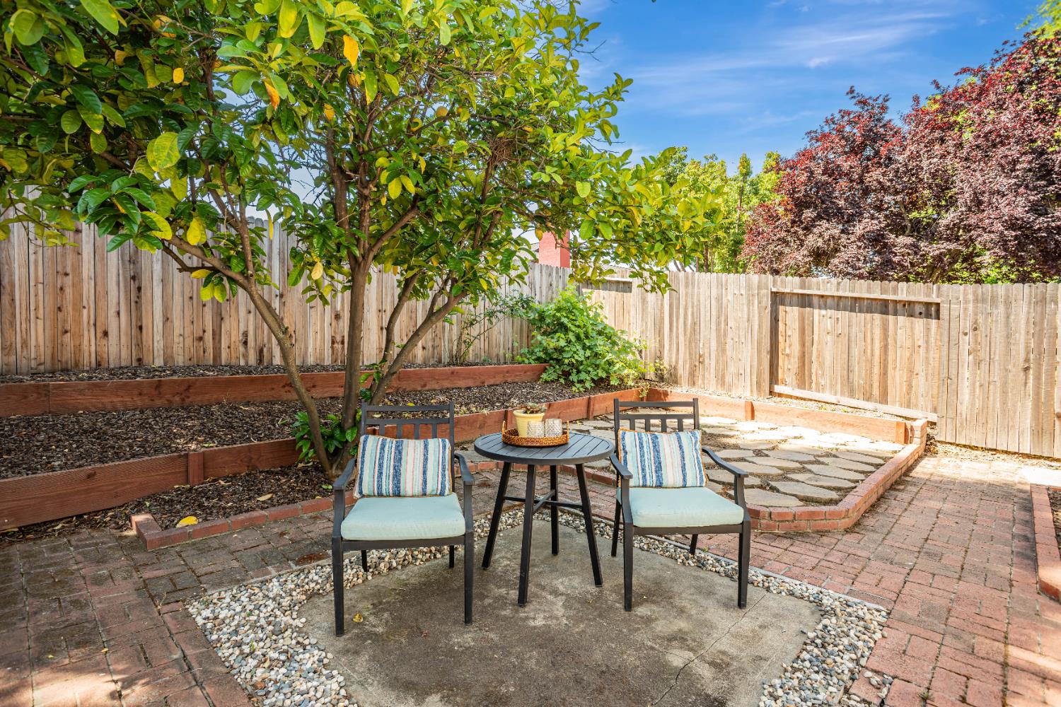 Hidalgo Circle, Roseville, California image 34