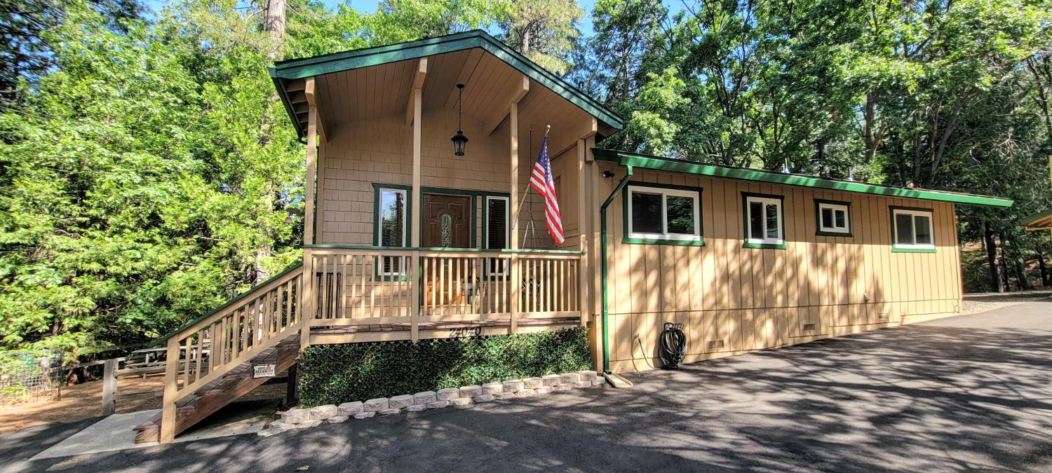Detail Gallery Image 3 of 28 For 24040 Hitching Post Rd, Sonora,  CA 95370 - 3 Beds | 2 Baths