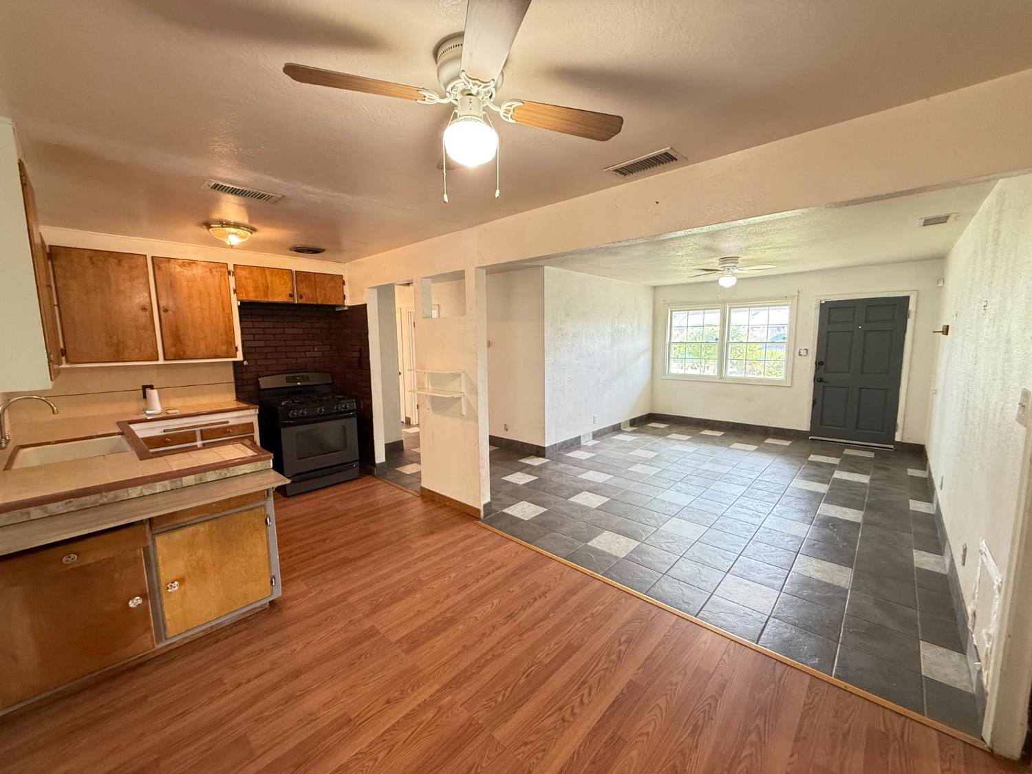 Detail Gallery Image 5 of 17 For 1318 Freeman St, Marysville,  CA 95901 - 3 Beds | 2 Baths