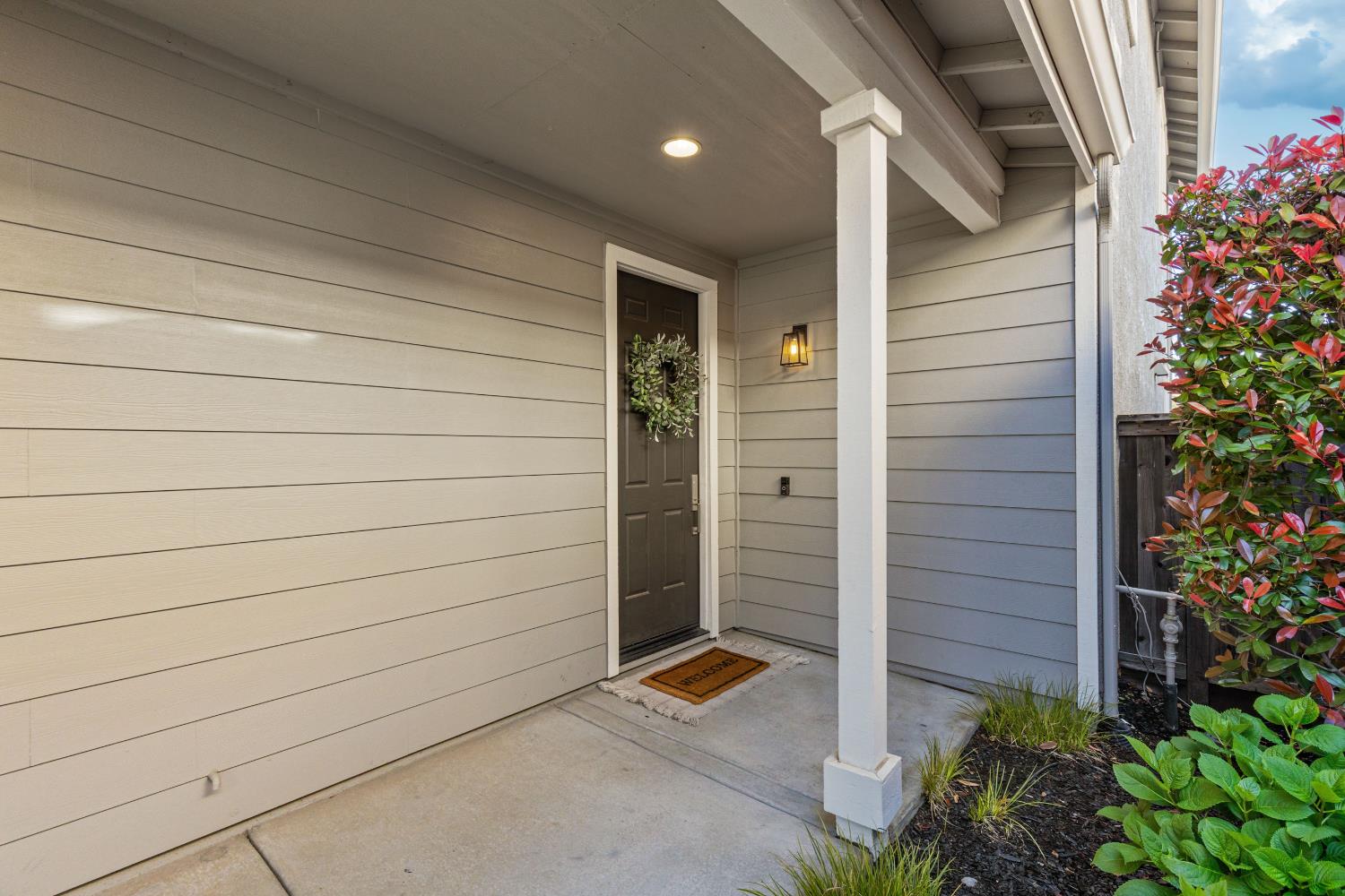 Detail Gallery Image 5 of 36 For 947 Campfire Cir, Rocklin,  CA 95765 - 3 Beds | 2/1 Baths
