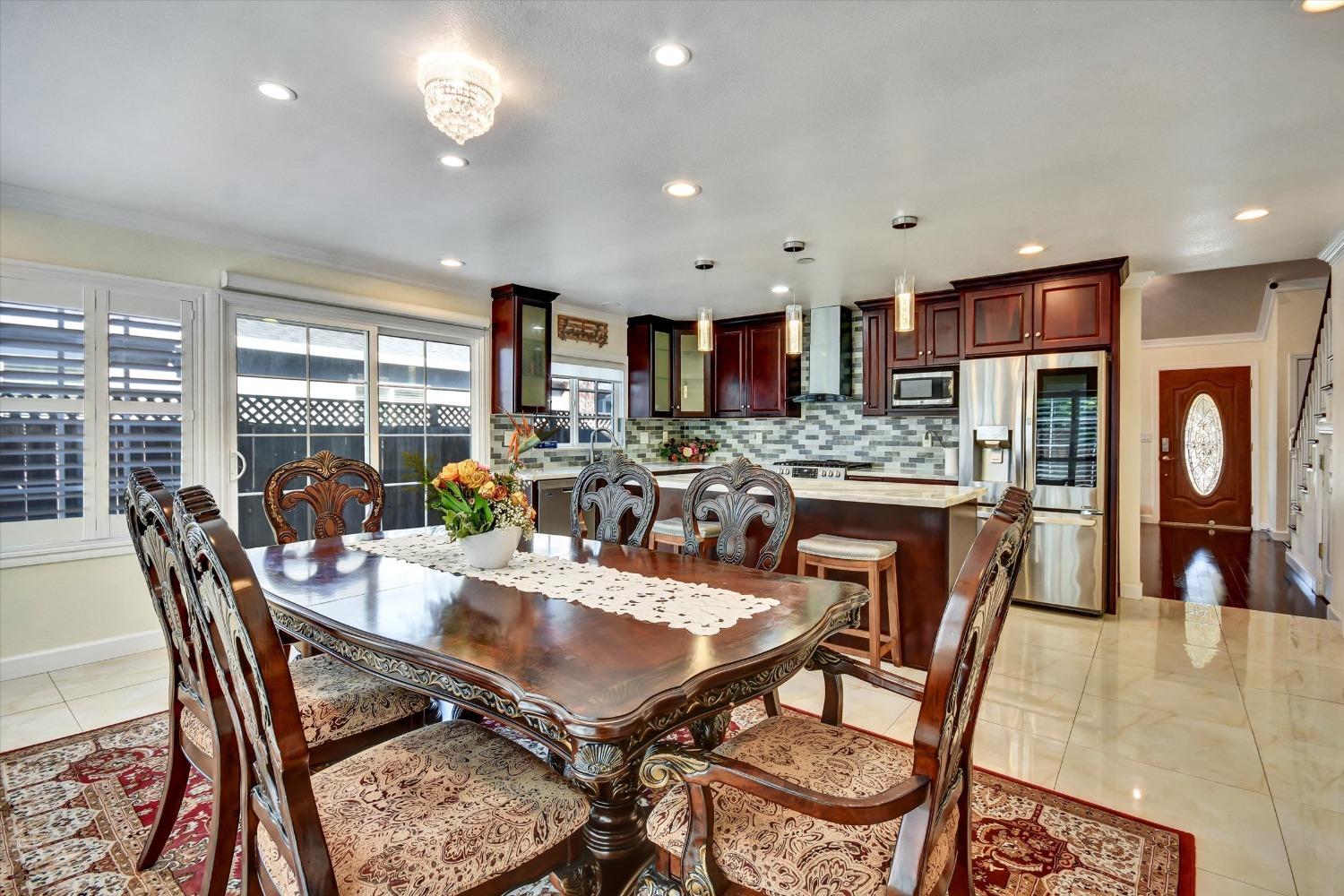Detail Gallery Image 5 of 27 For 4237 Kingspark Dr, San Jose,  CA 95136 - 5 Beds | 3 Baths
