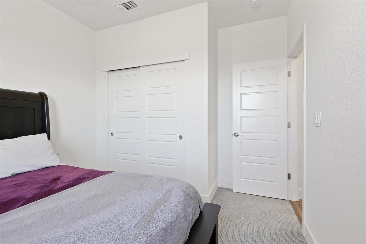 Detail Gallery Image 7 of 27 For 1712 S Breezy Meadow Dr, Sacramento,  CA 95834 - 4 Beds | 3 Baths