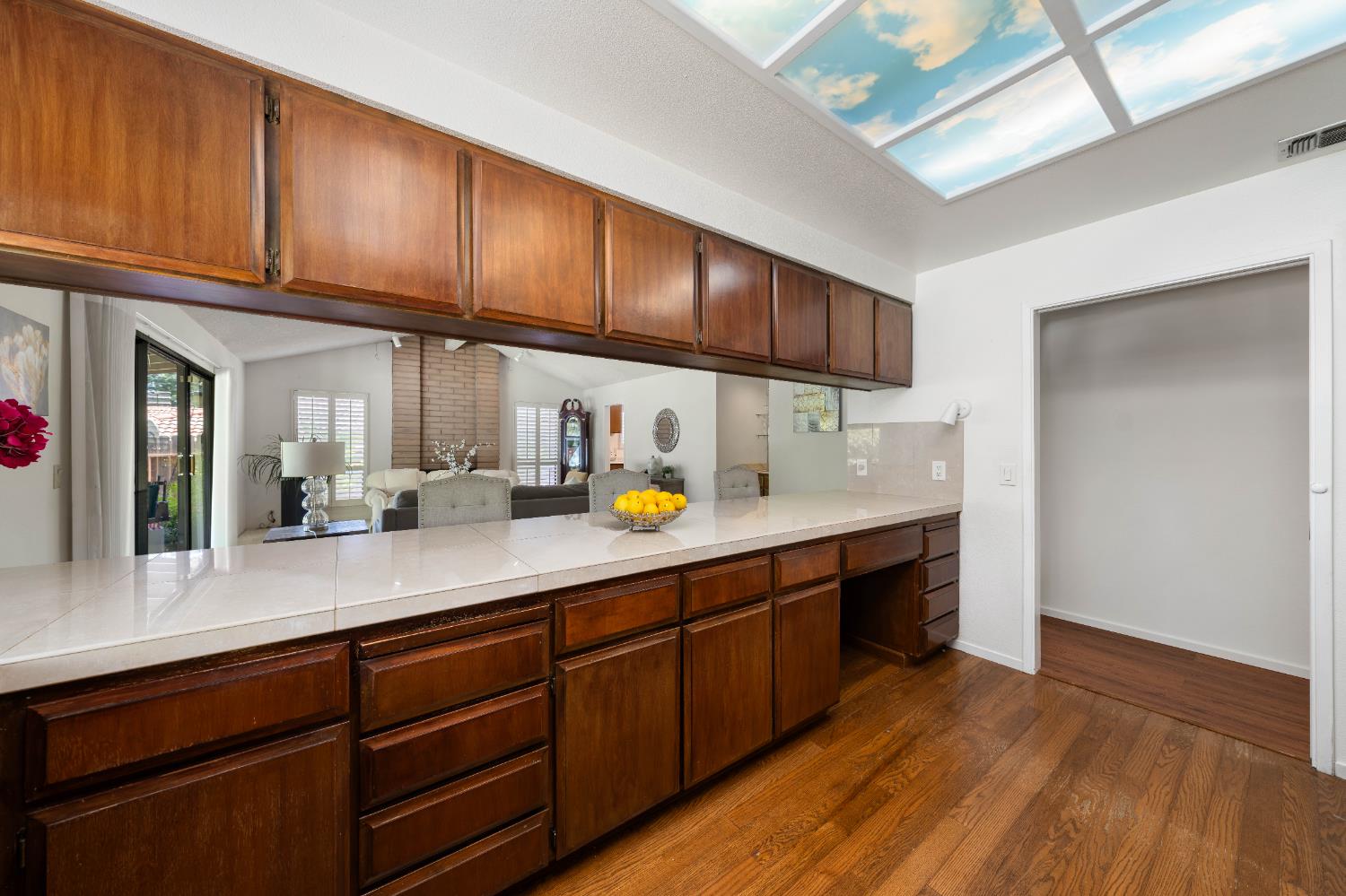 Detail Gallery Image 18 of 52 For 7831 Juarez Way, Fair Oaks,  CA 95628 - 3 Beds | 2/1 Baths